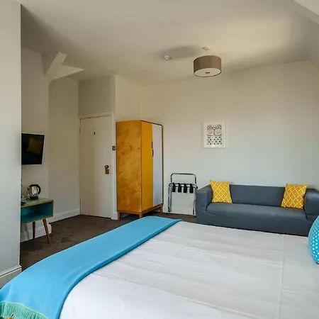 Corner Beech House 4*