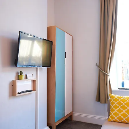 Πανσιόν Corner Beech House 4*