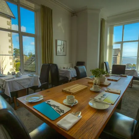 Corner Beech House 4*